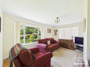 Sitting Room- click for photo gallery